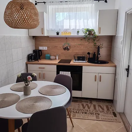 Abadi Pagony Vendeghaz Apartment