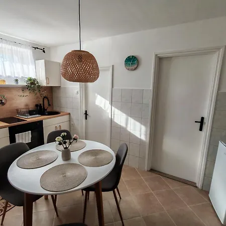 Apartment Abadi Pagony Vendeghaz *