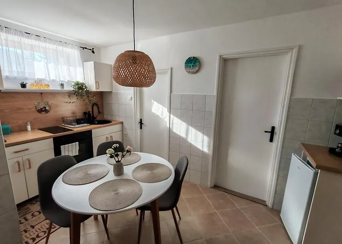 Apartment Abadi Pagony Vendeghaz *